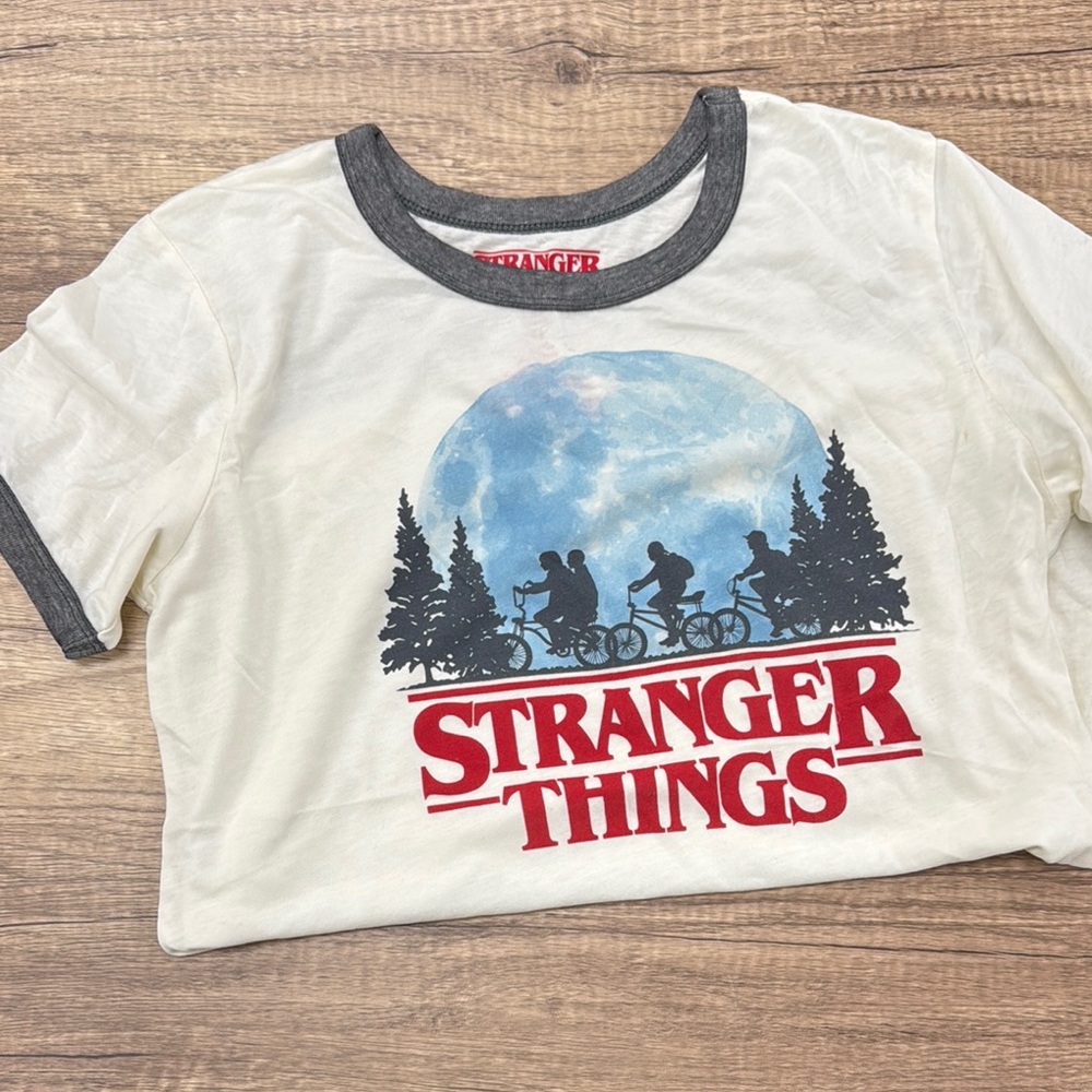 Netflix Shop Stranger Things T-shirt Size XL